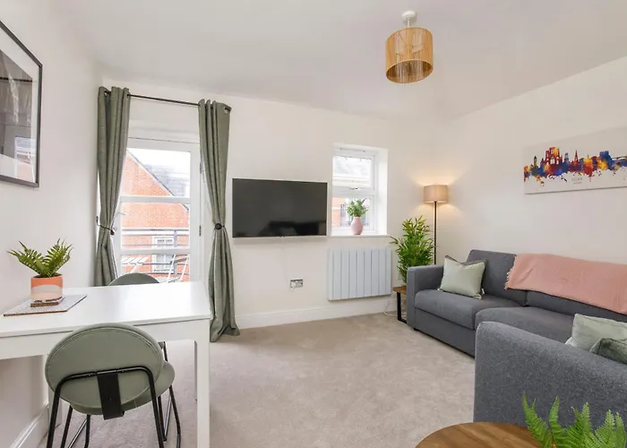 Riverside Retreat - City Centre York